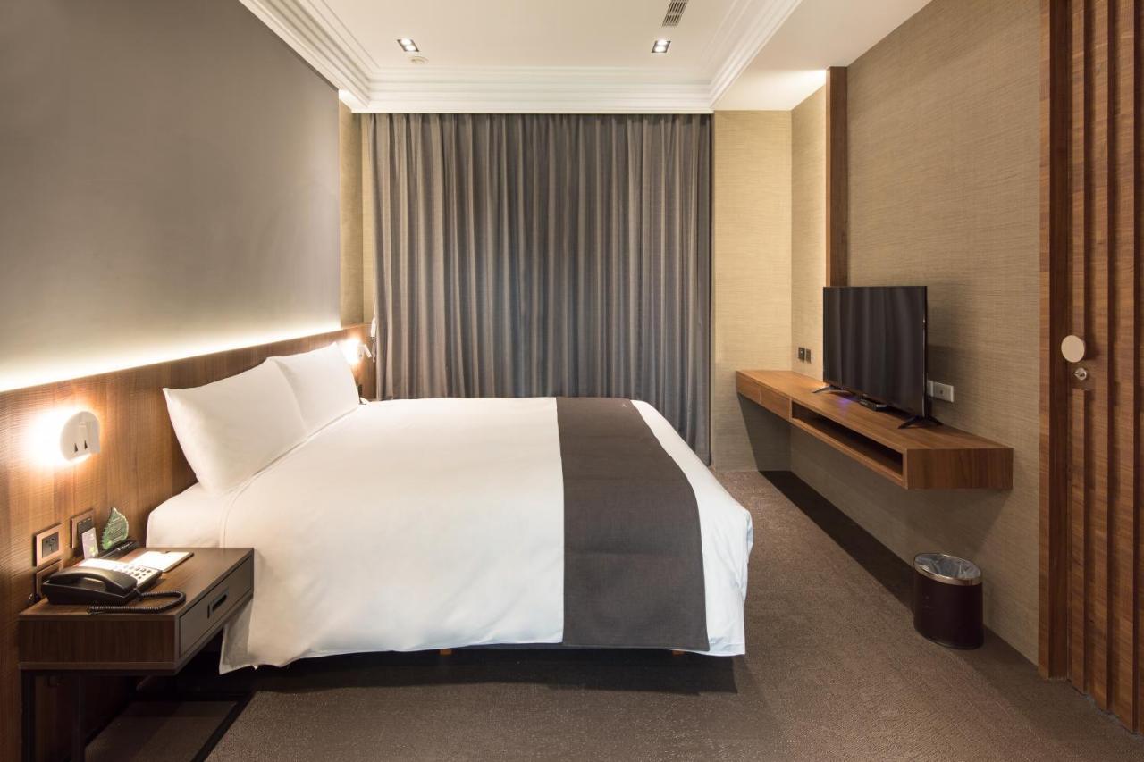 He-Jia Hotel Miaoli Kültér fotó
